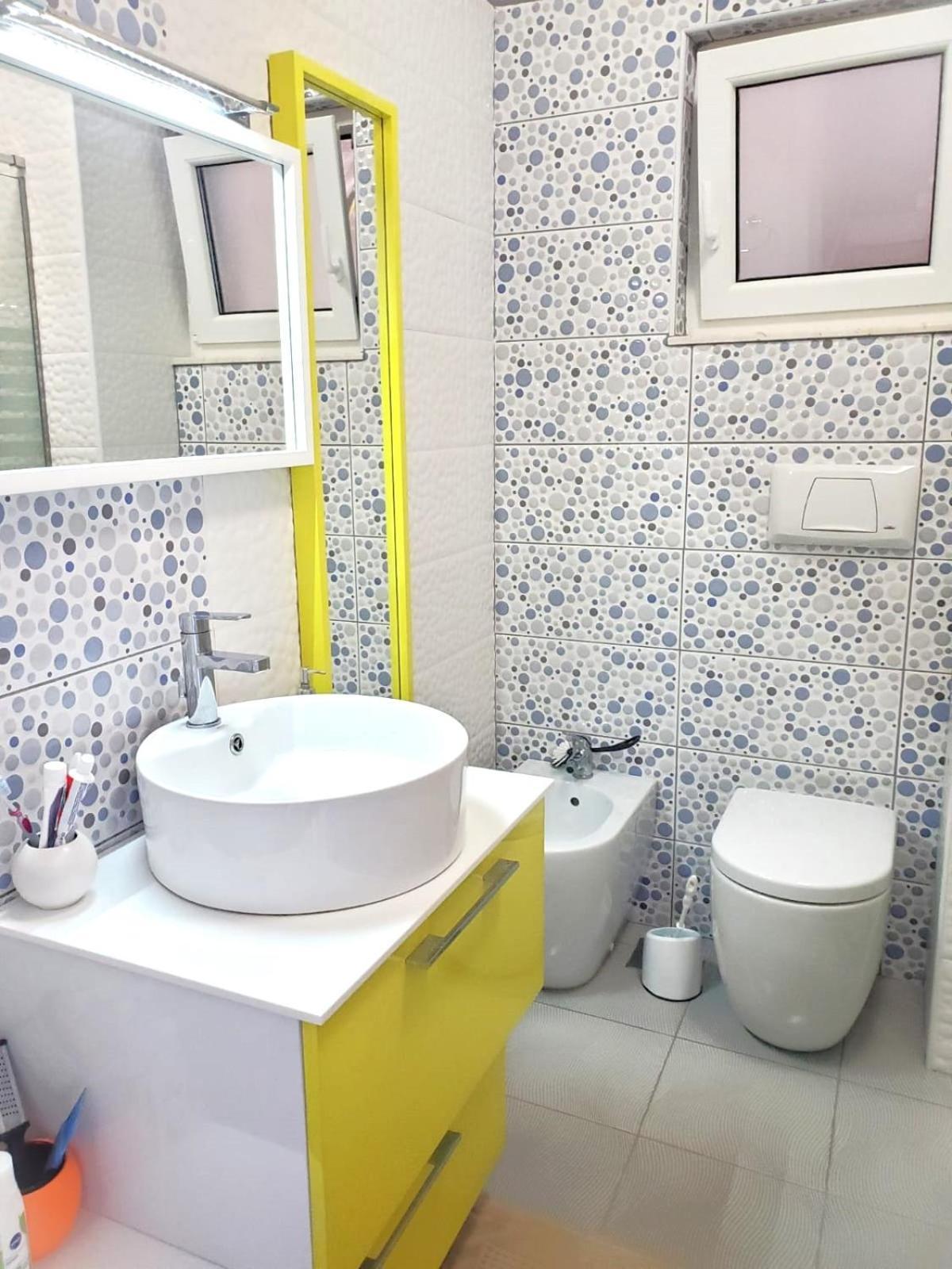 Sofia'S Holiday Apartment Vlore Bagian luar foto
