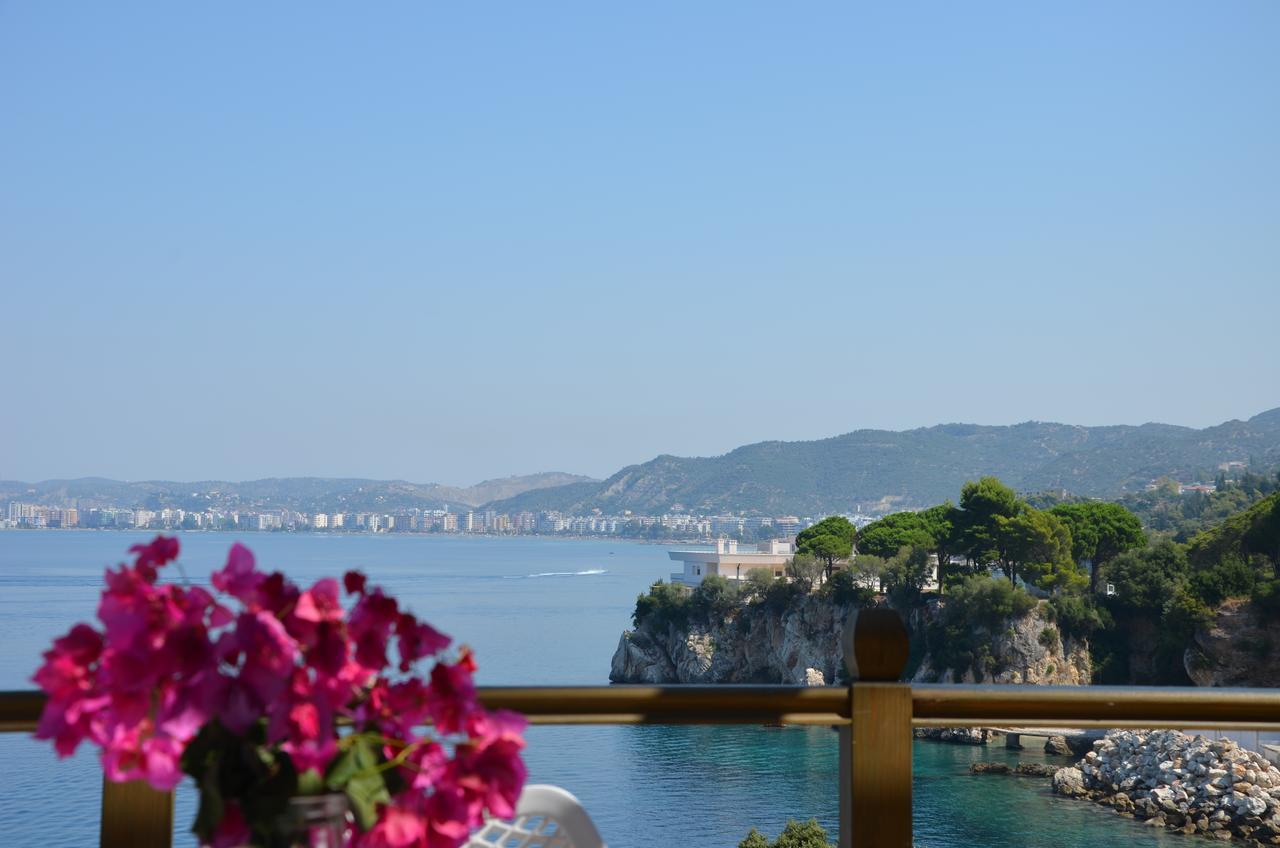 Sofia'S Holiday Apartment Vlore Bagian luar foto