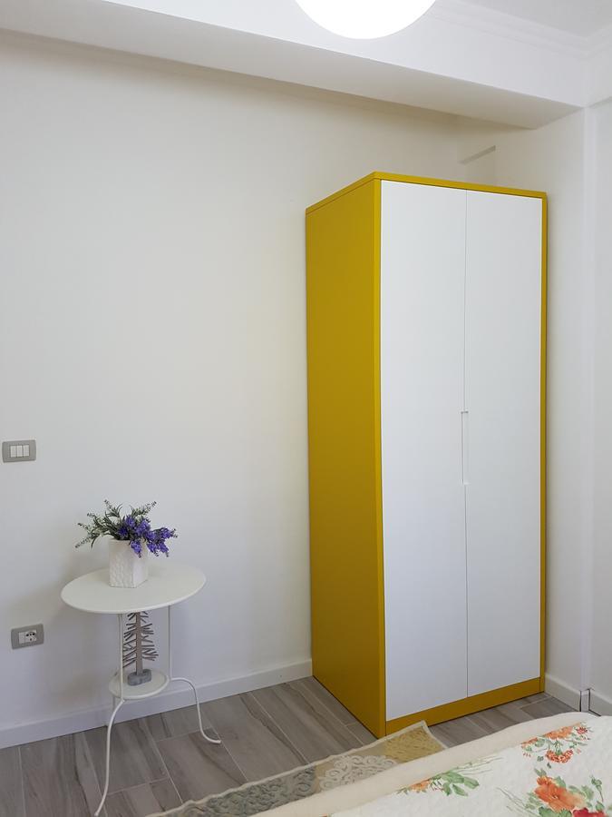 Sofia'S Holiday Apartment Vlore Bagian luar foto