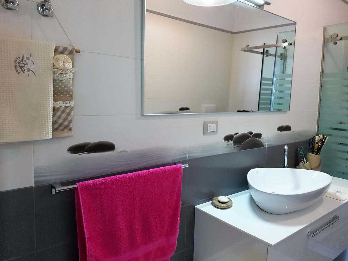 Sofia'S Holiday Apartment Vlore Bagian luar foto
