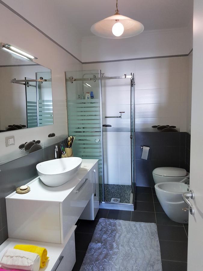 Sofia'S Holiday Apartment Vlore Bagian luar foto