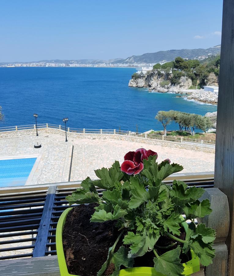 Sofia'S Holiday Apartment Vlore Bagian luar foto