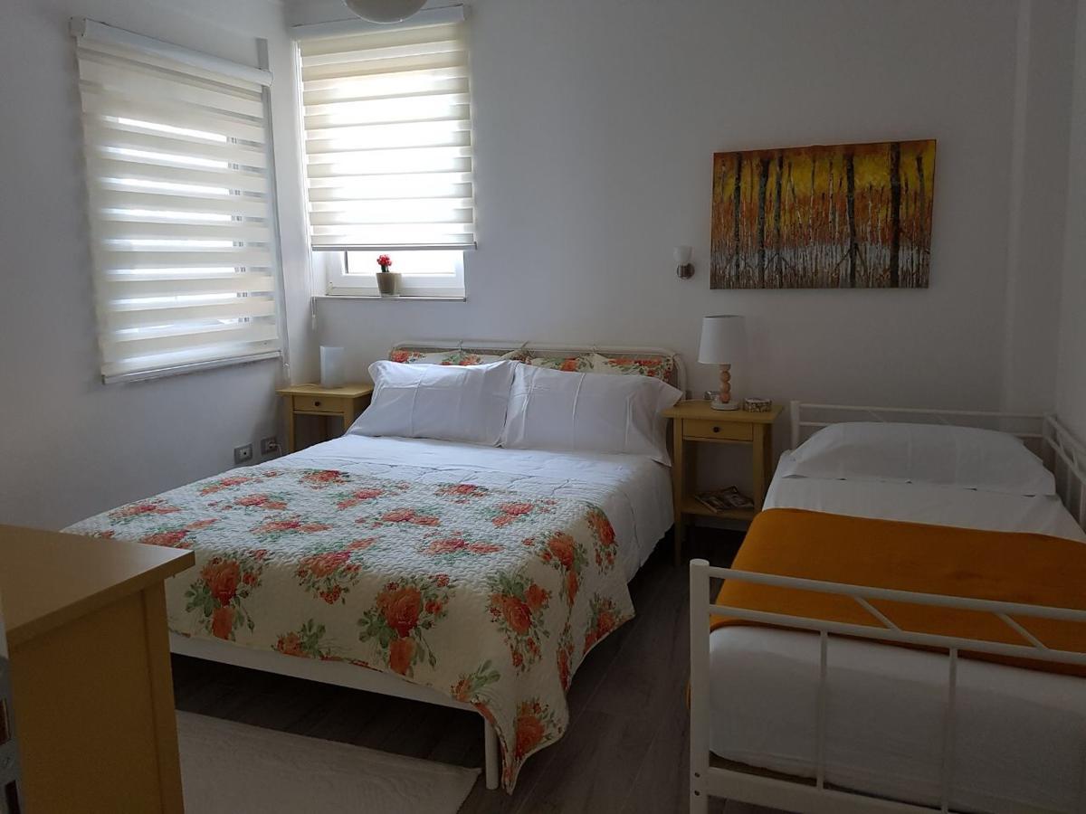 Sofia'S Holiday Apartment Vlore Bagian luar foto