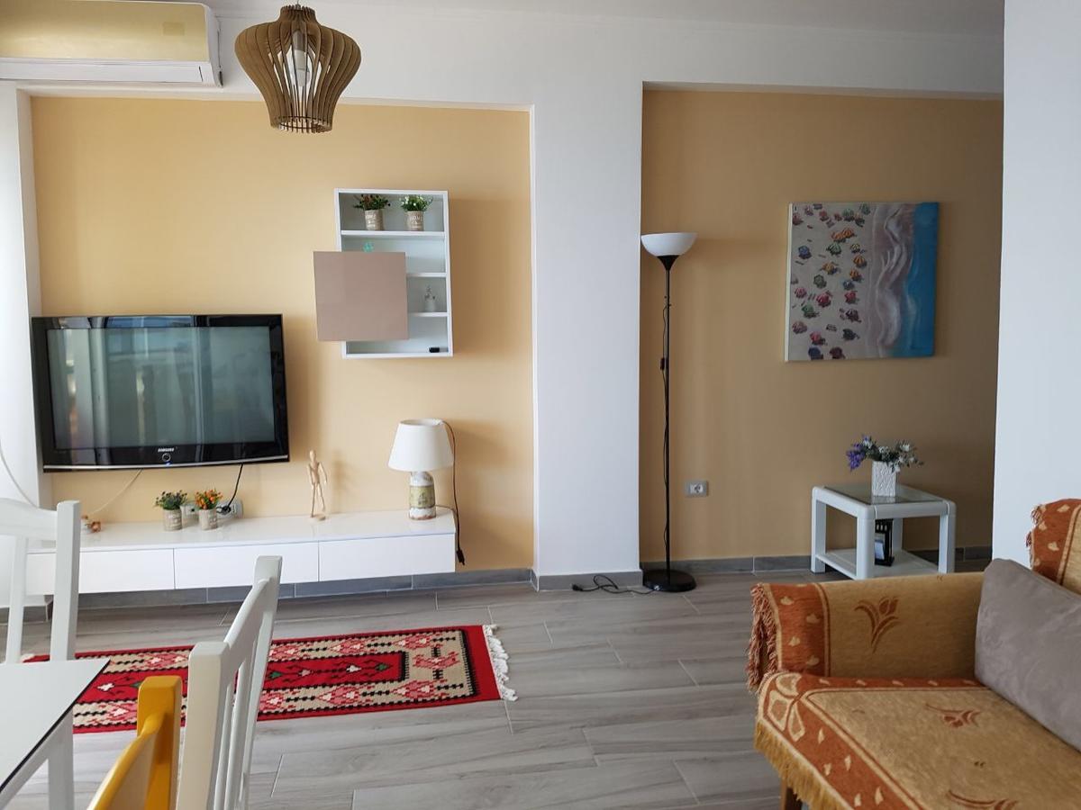 Sofia'S Holiday Apartment Vlore Bagian luar foto