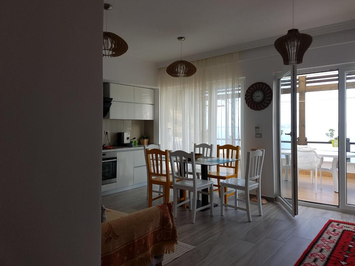 Sofia'S Holiday Apartment Vlore Bagian luar foto